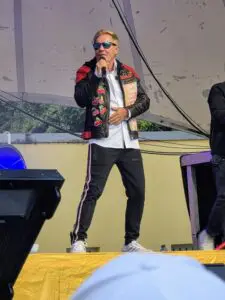 Dieter Bohlen singing/